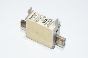 80A 500VAC NH00 gL/gG 120kA Siemens 3NA3 824 knife-blade type fuse link with blow out indicator on side