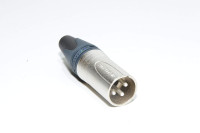 3pin 16A 50VAC uros hopea Neutrik NC3MXX lukittava XLR signaaliliitin 3,5-8mm kaapeleille *uusi*