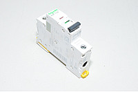 32A 1-phase C-type automatic fuse / circuit breaker Schneider Electric iC60N Acti9 A9F74132 C32A 230VAC / 400VAC