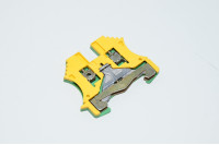 Weidmüller WPE 2.5 1010000000 2.5mm² 800V yellow green W-series W-standard grounding single-level feed-through terminal block with screw connection, old model