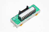 Omron XW2B-20J6-6 riviliittimen muunnosyksikkö