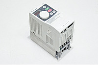 Mitsubishi FR-S520SE-0.4K-EC taajuusmuuttaja, sisääntulo 200-240VAC 6,6A ulostulo 3~ 200-240VAC 2,5A 0,5-120Hz 400W