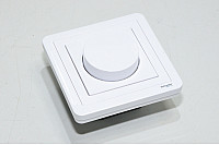 Schneider Electric SBD 1-10V Merten MTN5142-0000 himmennin + Schneider Exxact asennuskehys