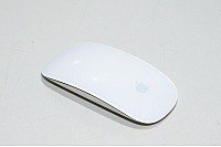 Apple Magic Mouse -hiiri, Bluetooth *muoviset pehmustelistat puuttuvat pohjasta*