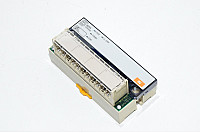 Omron SRT2-AD04 Analoginen syöttö etäpääte