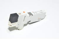 SMC VQ1100N-5-Q 5/2 -24VDC soleidiventtiiliasema metalliitiivisteellä jossa 2 asentoa (suuntaventtiili) VQ1000 sarjan magneettiventtiiliryhmään