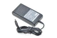 15VDC 5A 75W ulostulo, 100-240VAC sisääntulo Toshiba PA3083U-1ACA hakkurivirtalähde, 6,5x3mm DC plugi