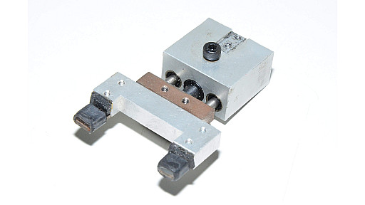 Spring loaded guide assembly 32x17x30mm with 7mm travel