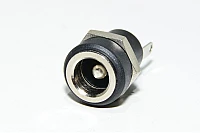 Multicomp MJ-15SR 5,5x2,5mm paneeliasennettava DC pistukka (DC jakki) M8x0.75 RH ulkokierteellä 0.5A *uusi*