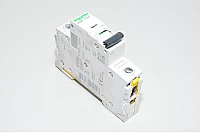 63A 1-vaihe C-tyypin automaattisulake / johdonsuojakatkaisija Schneider Electric iC60N Acti9 A9F74163 C63A 230VAC / 400VAC
