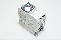 Mitsubishi FR-S520SE-0.4K-EC taajuusmuuttaja, sisääntulo 200-240VAC 6,6A ulostulo 3~ 200-240VAC 2,5A 0,5-120Hz 400W