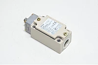 Omron D4B-1170N turvarajakytkin NO + NC kärjet