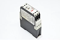 Telemecanique RE4PP13BU 09967 aikaviiverele, 4A 250VAC kärjet