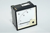 Analoginen amppeerimittari Deif 15/30A -94 0-30A näytöllä