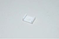 SS-AL-PR-BRACKET-9 valkoinen muovinen asennuskiinnike SS7042, SS7071, SS9075 alumiinisiin LED nauhan asennusprofiileihin *uusi*