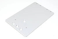 Alumiininen kytkinpaneeli 115x188x4mm jossa 4x upotettua 7mm ja 6x M5 reiät