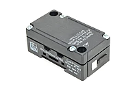 IFM AC5010 AS-i EMS-pohja kytkentämoduuli jossa FC osoitteenantopistoke ja IFM AC3000 AS-i moduulin kansi