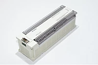 Mitsubishi Melsec FX2N-80MT-ESS/UL ohjelmoitava ohain, CPU yksikkö jossa 40x syöttävää transistorilähtöä 24VDC ja 40x maadoittavaa 24VDC sisääntulolla