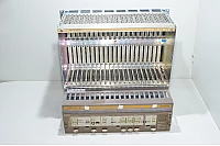 Siemens 6ES5 955-3LC42 Simatic S5 PLC virtalähdemoduuli ja kehikko (Taustalevy jossa 21x yksikönpaikkaa)