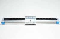 Festo DGPL-25-375-PPVA-KFB 161792 Pneumaattinen lineaari liukuyksikkö ohjurilla