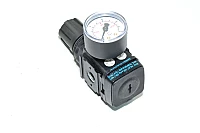 Wilkerson R08-C2-F000 relieving compressed air regulator unit with pressure meter