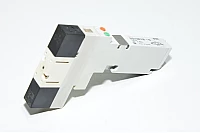 SMC VQ1301N-5 5/3 -24VDC soleidiventtiiliasema kumitiivisteellä jossa 3 asentoa (keskiasento kiinni) VQ1000 sarjan magneettiventtiiliryhmään