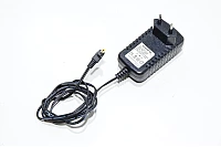 5VDC 1,5A 7,5W ulostulo, 100-240VAC sisääntulo SD-1505015 hakkurivirtalähde, 4x1.7mm DC plugi