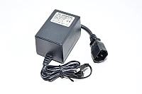 5VDC 1A 5W ulostulo, 230VAC sisääntulo Yng Yuh Electronic YPD-8050100ES muuntaja virtalähde, 5,5x1,5-2,1mm DC plugi *uusi*