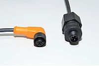 Anturikaapeli IFM E10900 jossa valettu muovinen kulmamallin A-koodattu suojaamaton 4-pin naaras M12 + Phoenix Contact SACC-M12MS-4QCON 1681415 4pin uros M12 anturiliittimet