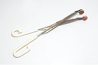 Metallipihdit muovilla päällytetyillä kahvoilla Metallipihdit muovilla päällytetyillä kahvoilla