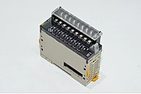 Omron CJ1W-OC201 ulostulo yksikkö 8x rele ulostuloa 250VAC/24VDC 2A, irrotettavat riviliittimet