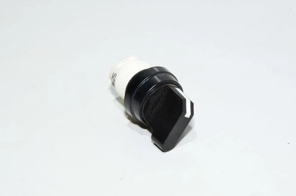 Telemecanique Square D type D class 9001 operator head 9001-D3G2S black selector switch with thumb grip 2-position maintained with round black bezel IP65