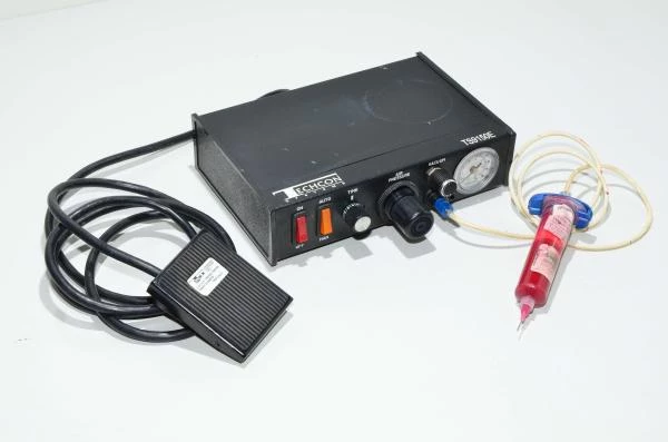 Techcon systems TS9150E precision fluid dispensing system with vacuum control and TSD1134-3 foot pedal