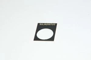 Merkkikilpi, musta, 30x40mm suorakulmainen, 22mm kytkimelle / merkkilampuille "RAJAOHITUS"