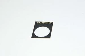 Merkkikilpi, musta, 30x40mm suorakulmainen, 22mm kytkimelle / merkkilampuille "RAJAOHITUS"