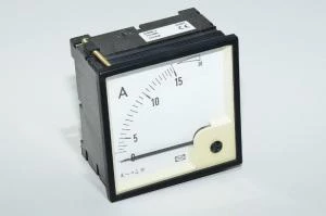 Analoginen amppeerimittari Deif 15/30A -94 0-30A näytöllä