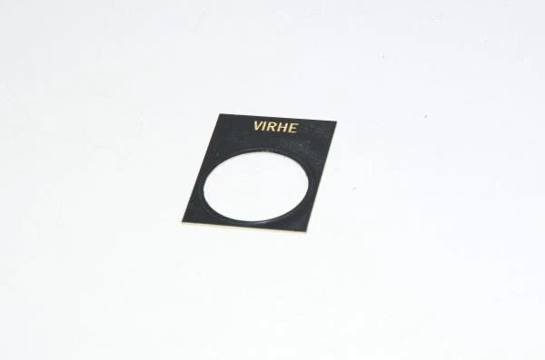 Merkkikilpi, musta, 30x40mm suorakulmainen, 22mm kytkimelle / merkkilampuille "VIRHE"
