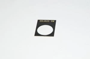Merkkikilpi, musta, 30x40mm suorakulmainen, 22mm kytkimelle / merkkilampuille "OHJAUS ON"