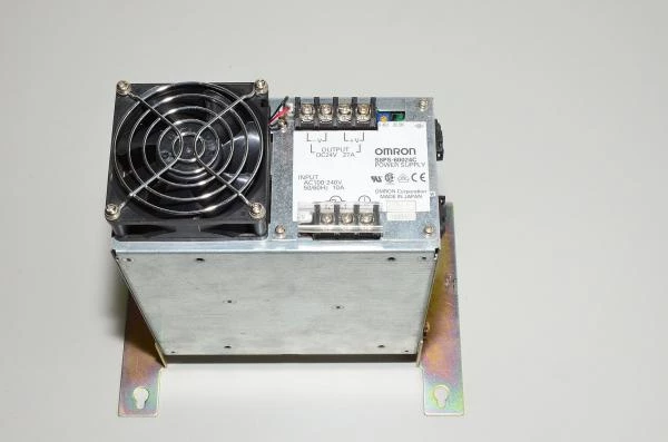 Omron S8PS-60024C switching mode power supply 24VDC 27A + mounting brackets