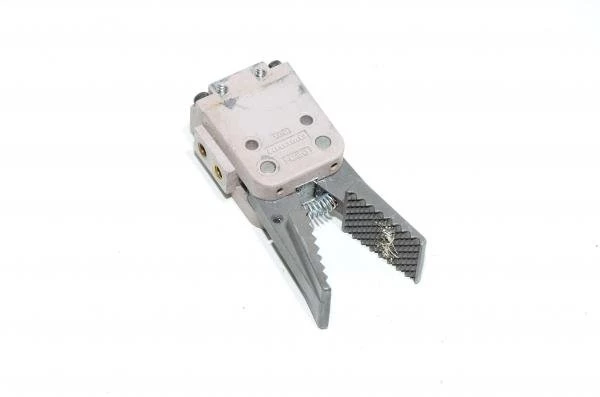Harmo HC20-BPX lever type normally open sprue gripper, double acting / single acting *closing port insert is broken*