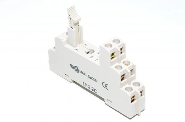 Omron P2RF-08-E relekanta DIN kisko asennettava G2R / G3R releille ja puolijohderele moduuleille