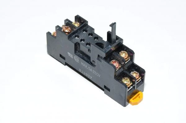 Omron P2RF-08 relay socket DIN rail rail mount for G2R / G3R relays and SSR modules