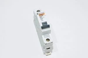 10A 1-Vaihe D-tyypin automaattisulake / johdonsuojakatkaisija Merlin Gerin multi9 C60N D10 230VAC / 400VAC