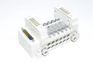 SMC VV5Q11-06FU0-S-Q F-kit D-sub top, sisäiset äänenvaimentimet, 6x venttiiliasemapaikkaa, VQ1000 sarjan magneettiventtiiliryhmän runkoyksikkö