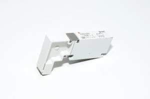 SMC VVQ1000-10A-1 peitelevy käyttämättömälle venttiilinpaikalle VQ1000 sarjan magneettiventtiiliryhmään