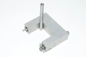 Kuulalaakeroitu ohjain 120x94x30mm jossa 2x 12x119mm ohjurisauvaa