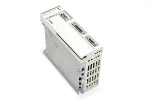 Omron Omnuc R88D-UP04H AC servomoottoriohjain, sisääntulo 200-230VAC ulostulo 3~ 0-200VAC 1.2A 100W