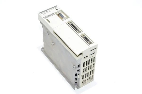 Omron Omnuc R88D-UP04H AC servo mootor driver with positioning, input 200-230VAC output 3~ 0-200VAC 1.2A 100W