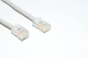 5m Suojaamaton CAT5e verkkokaapeli valkoinen (RJ45 - RJ45)