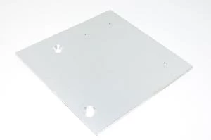 Alumiininen kytkinpaneeli 190x179x5mm jossa 2x upotettua 9mm ja 3x M5 reiät